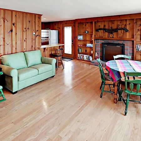 Pickerel Cove Cottage Машпи Экстерьер фото
