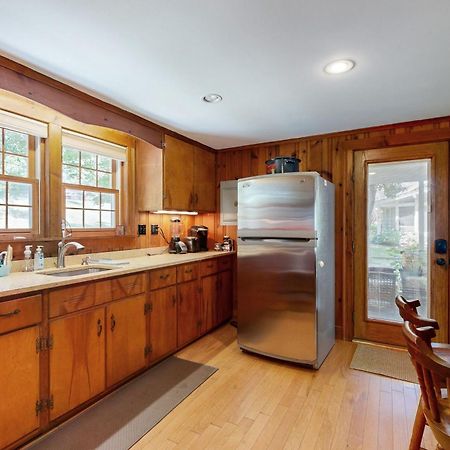 Pickerel Cove Cottage Машпи Экстерьер фото