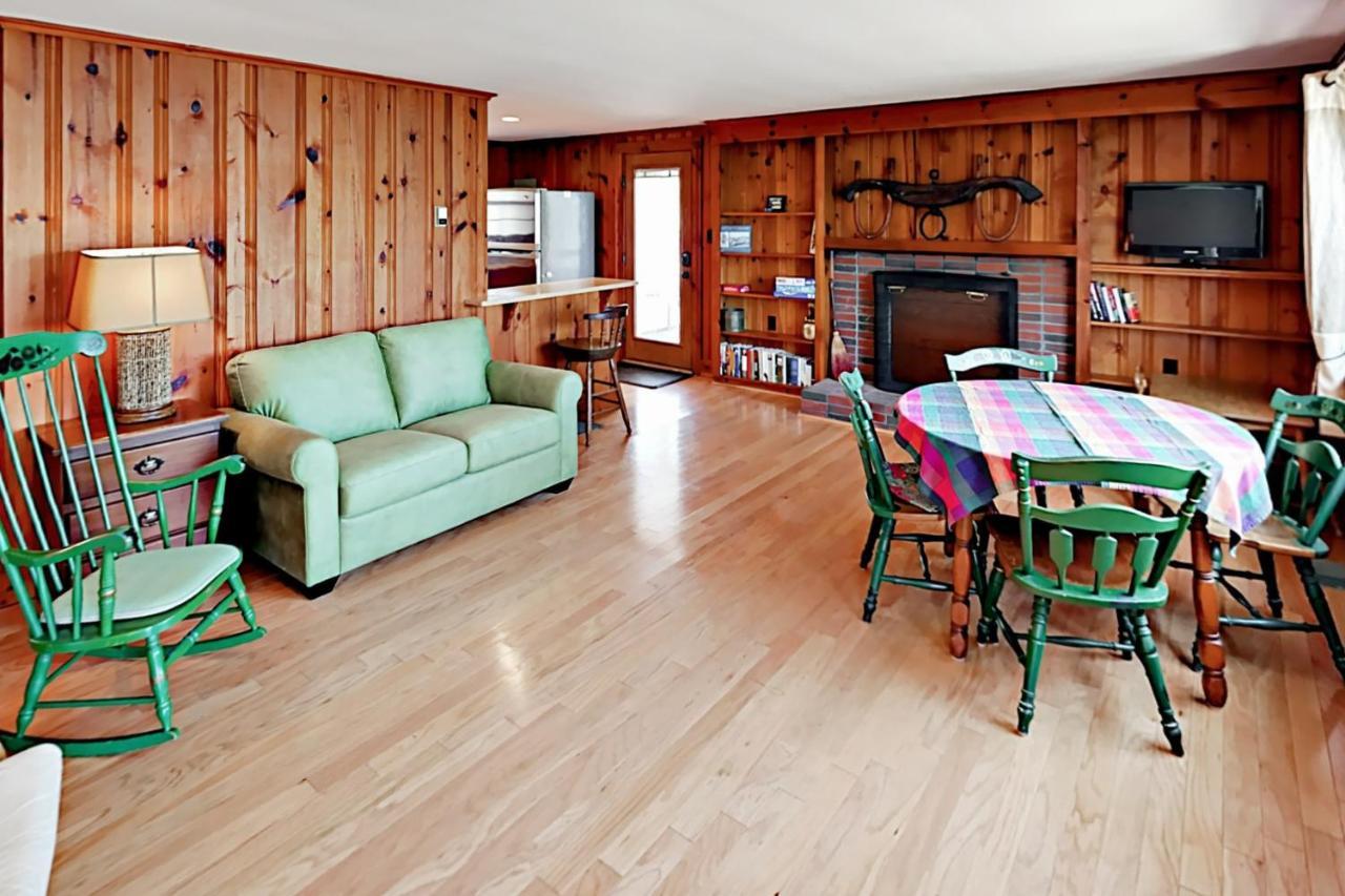 Pickerel Cove Cottage Машпи Экстерьер фото